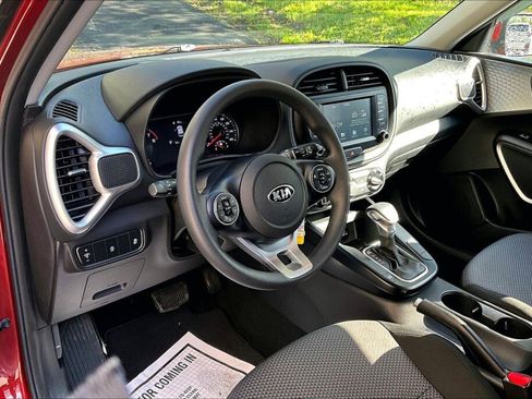 Used 2020 Kia Soul LX FWD image 10