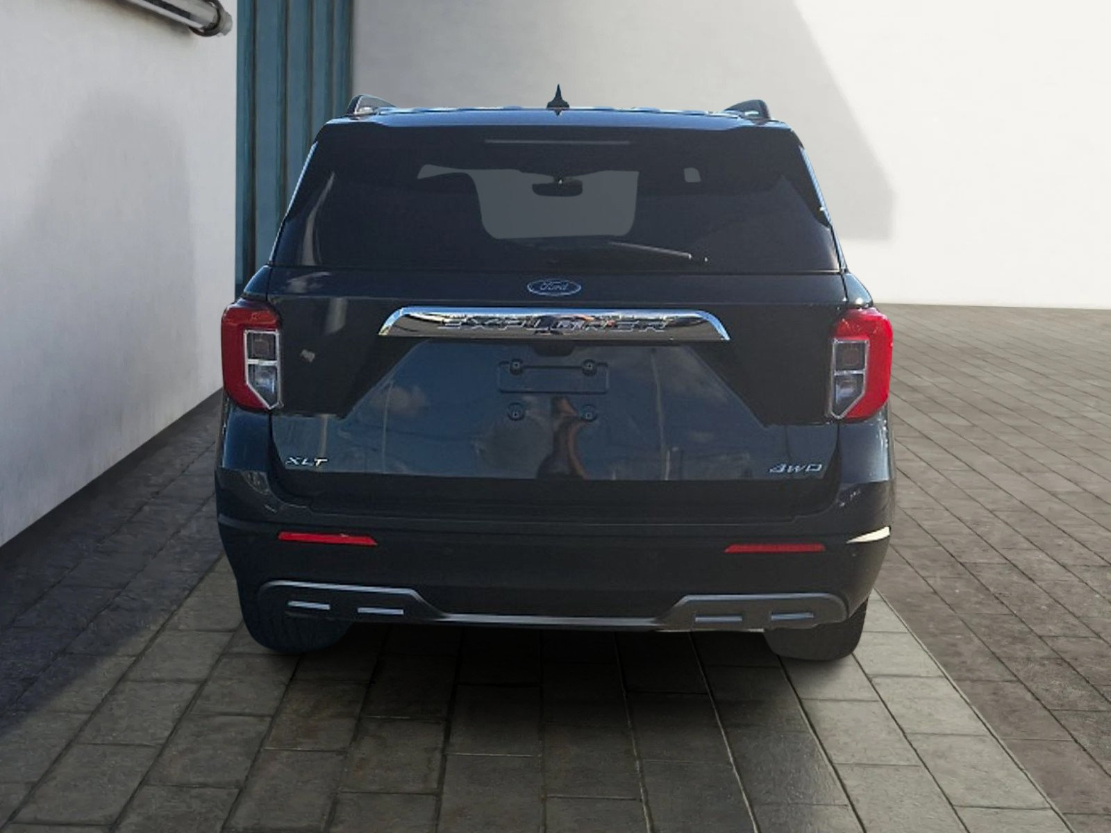 Certified 2023 Ford Explorer XLT w/ Equipment Group 202A AWD/4WD image 4