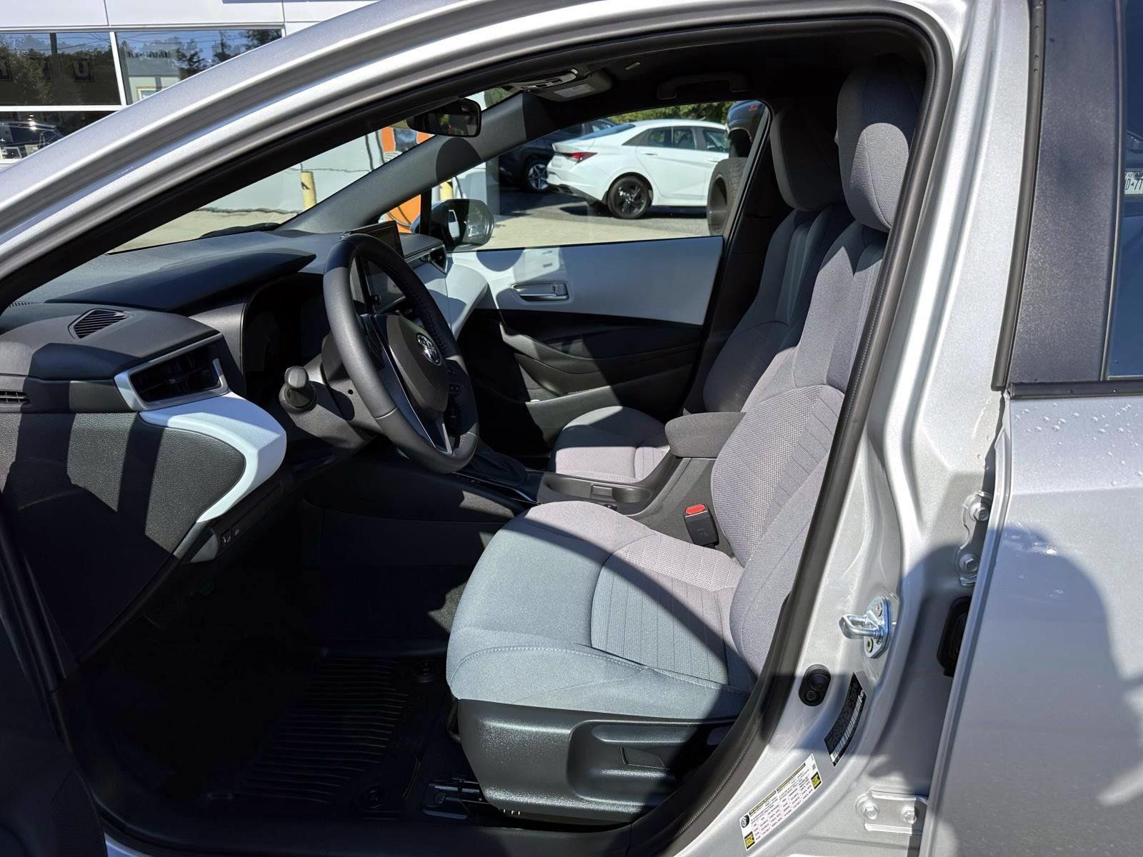 Used 2026 Toyota Corolla SE FWD image 11