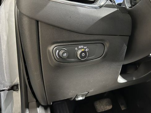 Used 2023 Chevrolet Equinox LT image 23