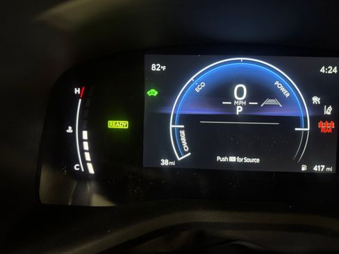 Used 2026 Toyota Camry SE image 11