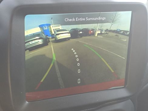 Used 2021 Jeep Renegade Latitude w/ Luxury Group I image 6