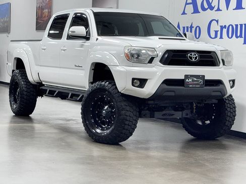Used 2015 Toyota Tacoma 4x4 Double Cab w/ TRD Sport Package image 1