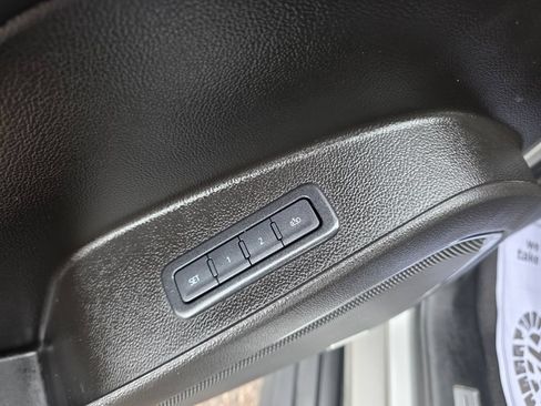 Used 2019 Chevrolet Tahoe LT RWD image 18