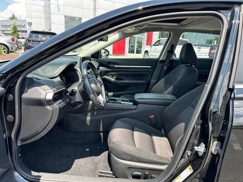 Used 2023 Nissan Altima 2.5 SV w/ SV Premium Package AWD/4WD image 9