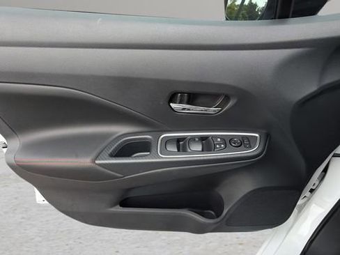 Used 2025 Nissan Versa SR w/ Trunk Package FWD image 17