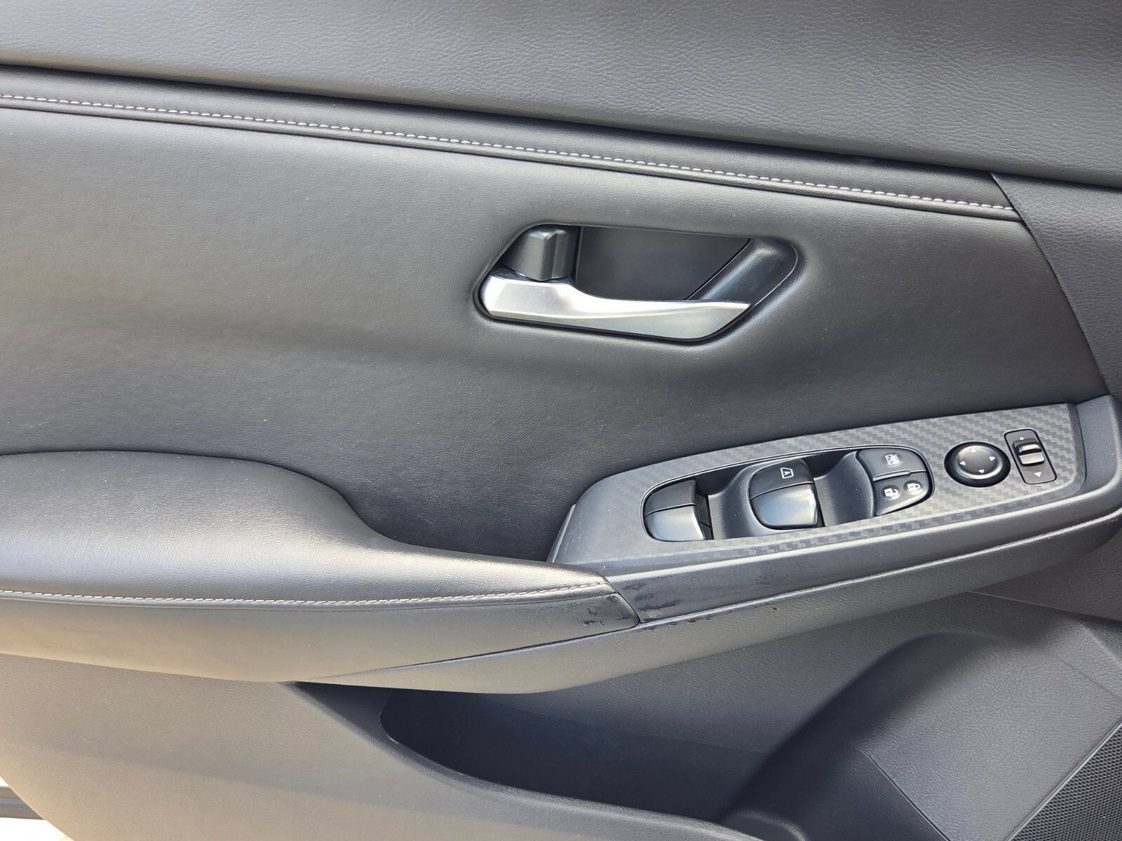 Used 2024 Nissan Sentra SV FWD image 27
