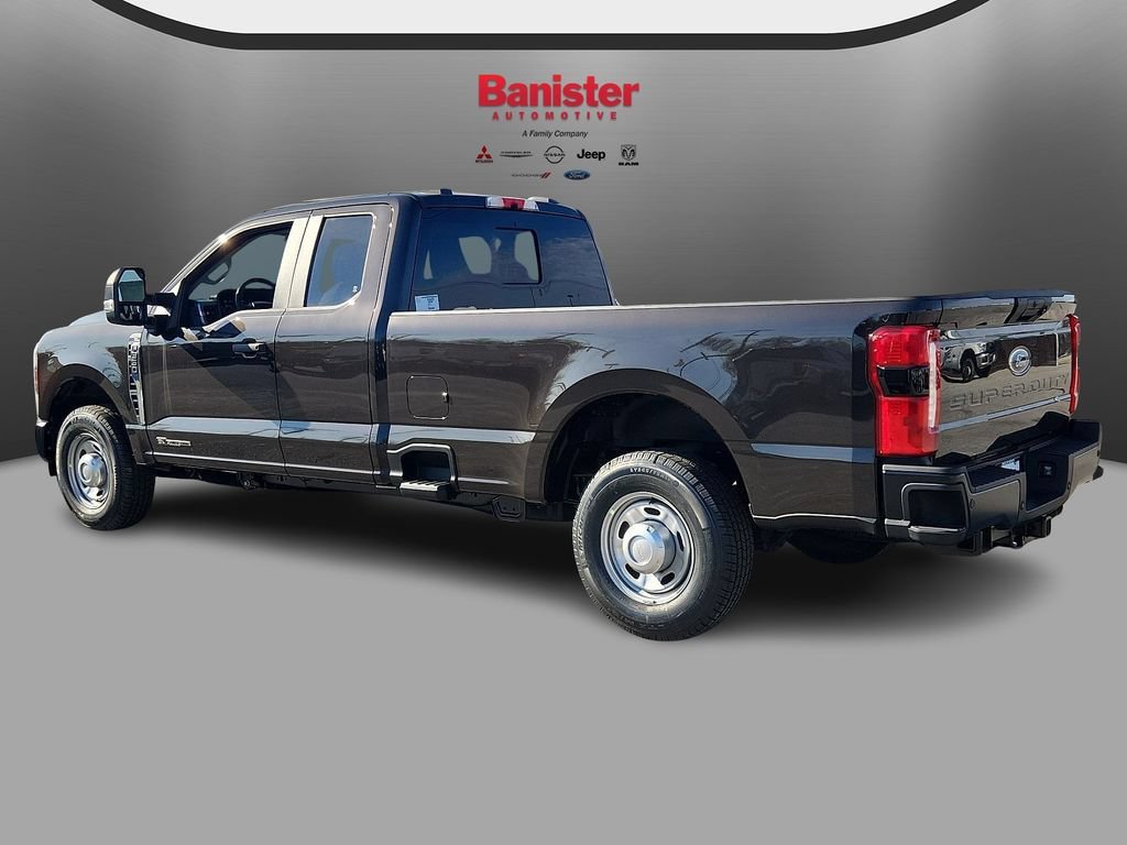 Used 2024 Ford F350 XL w/ 360-Degree Camera Package RWD image 4