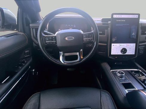 Used 2024 Ford Expedition Platinum RWD image 6