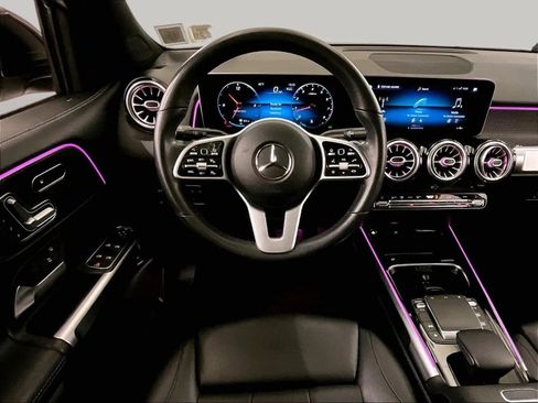 Used 2021 Mercedes-Benz GLB 250 4MATIC image 5