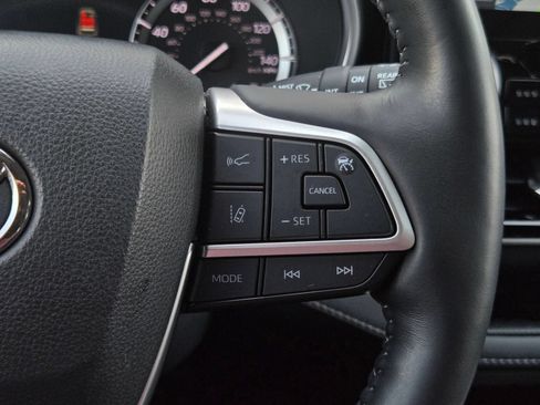 Used 2022 Toyota Highlander Limited AWD/4WD image 23