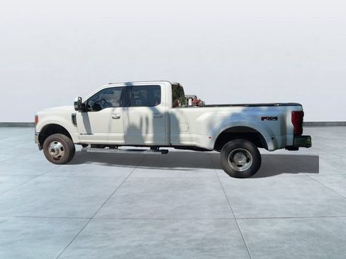 Certified 2019 Ford F350 Lariat w/ Lariat Ultimate Package AWD/4WD image 4