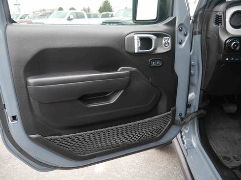 Used 2024 Jeep Wrangler Unlimited image 27