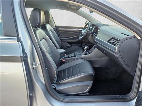 Used 2024 Volkswagen Jetta SE image 19