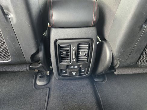 Used 2023 Dodge Durango GT image 11