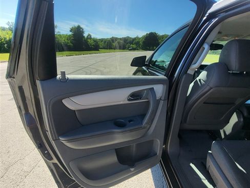 Used 2015 Chevrolet Traverse LS FWD image 28
