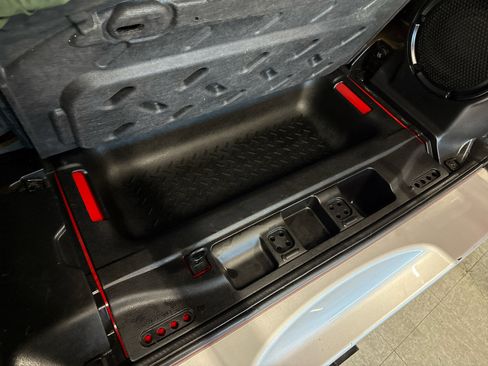 Used 2013 Jeep Wrangler Unlimited Sahara w/ Connectivity Group image 41