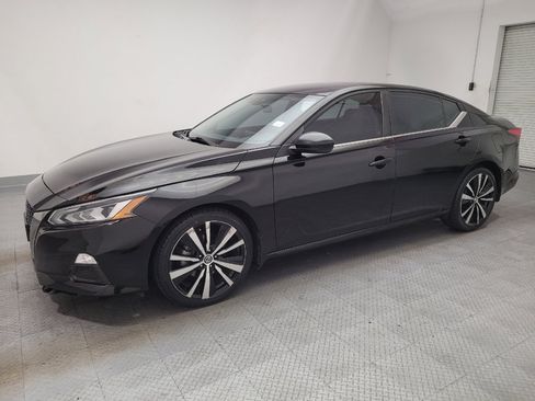 Used 2022 Nissan Altima 2.5 SR FWD image 2
