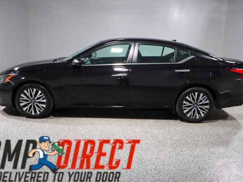 Used 2024 Nissan Altima 2.5 SV image 10