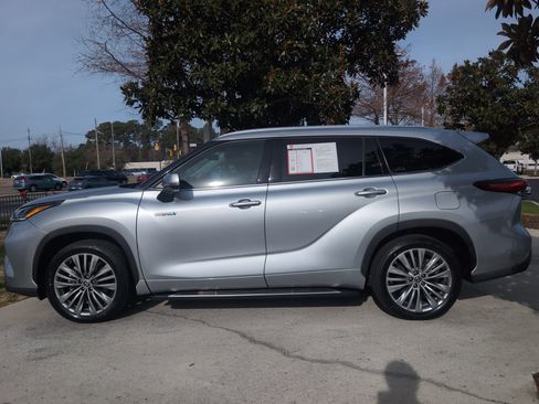 Certified 2021 Toyota Highlander Platinum image 7