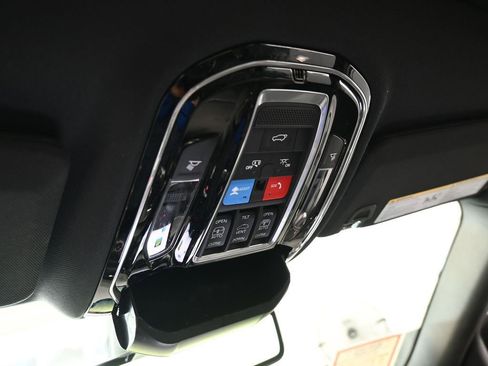 Used 2023 Jeep Grand Cherokee Overland w/ Luxury Tech Group IV image 31