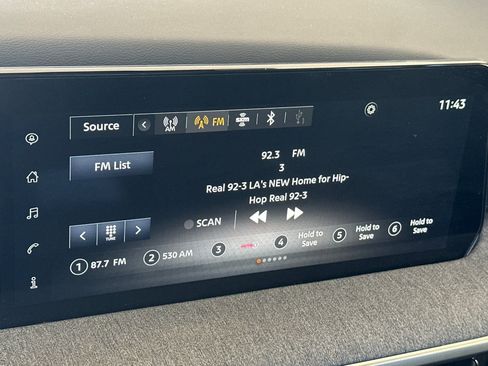 Used 2025 Nissan Kicks SV FWD image 18