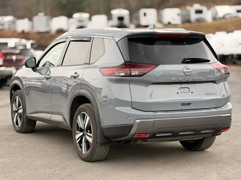 Used 2024 Nissan Rogue SL w/ SL Premium Package image 6