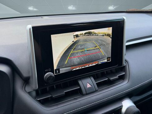 Used 2025 Toyota RAV4 LE FWD image 27