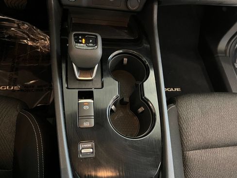 Used 2025 Nissan Rogue SV FWD image 41