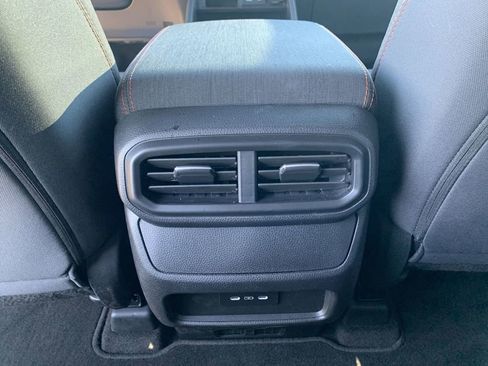 Used 2025 Honda Pilot Sport image 19