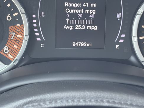 Used 2020 Jeep Renegade Latitude w/ Cold Weather Group AWD/4WD image 23