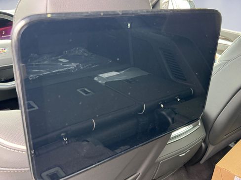 New 2026 Cadillac Escalade Luxury w/ LPO, Radiant Package image 9