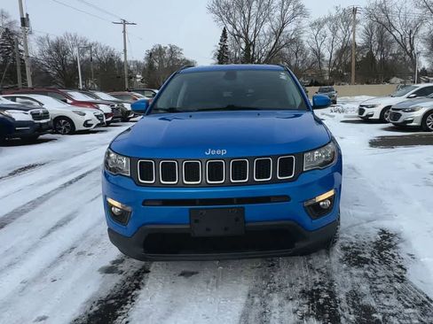 Used 2018 Jeep Compass Latitude image 3