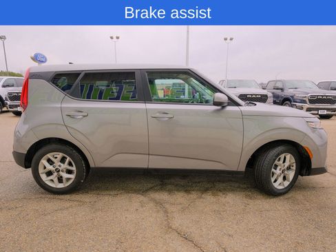 Used 2022 Kia Soul LX w/ Technology Package image 11