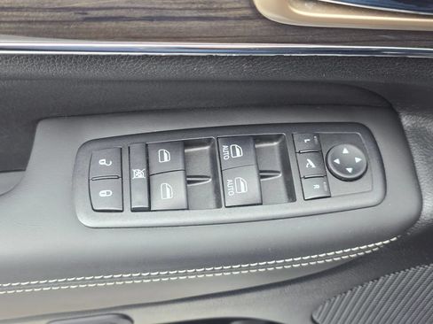 Used 2015 Jeep Grand Cherokee Overland AWD/4WD image 39