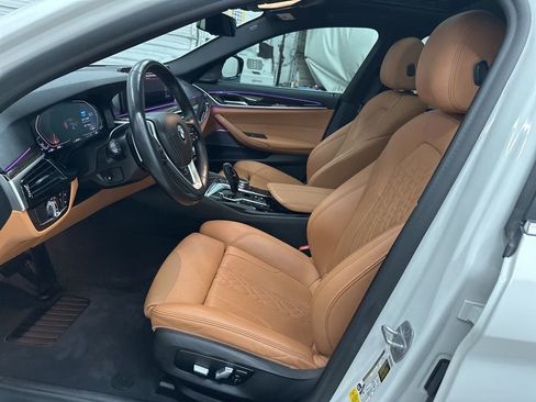 Used 2021 BMW 540i w/ Premium Package image 21
