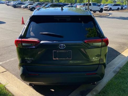 Used 2022 Toyota RAV4 XLE Premium AWD/4WD image 32