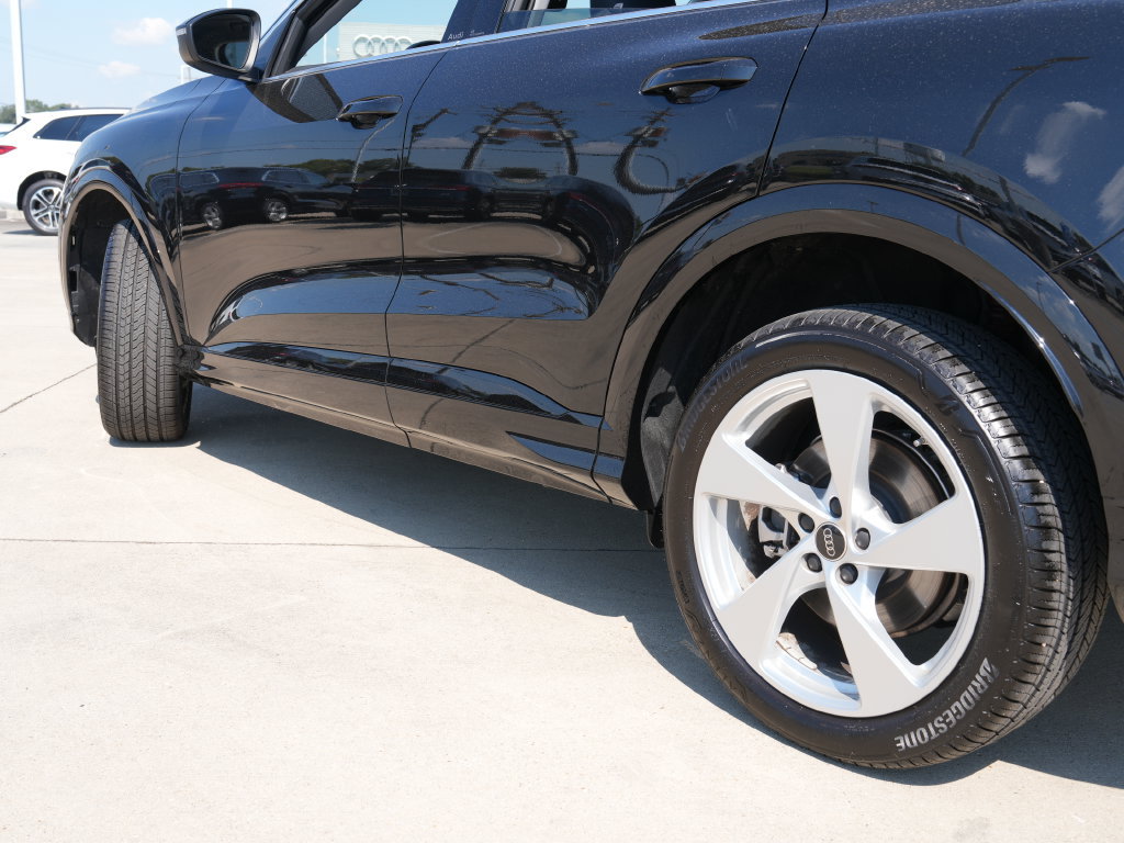 Used 2025 Audi Q5 Premium Plus w/ Premium Plus AWD/4WD image 12