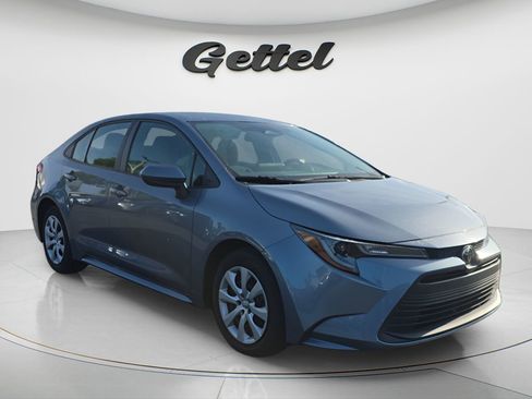 Used 2024 Toyota Corolla LE FWD image 2