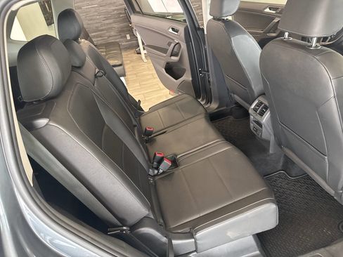 Used 2019 Volkswagen Tiguan SE image 25