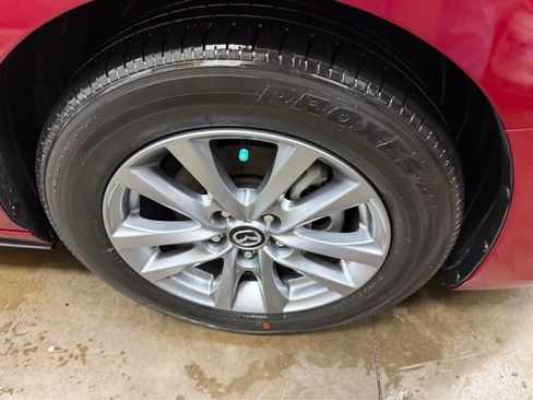 Used 2025 MAZDA MAZDA3 s Sport FWD image 32