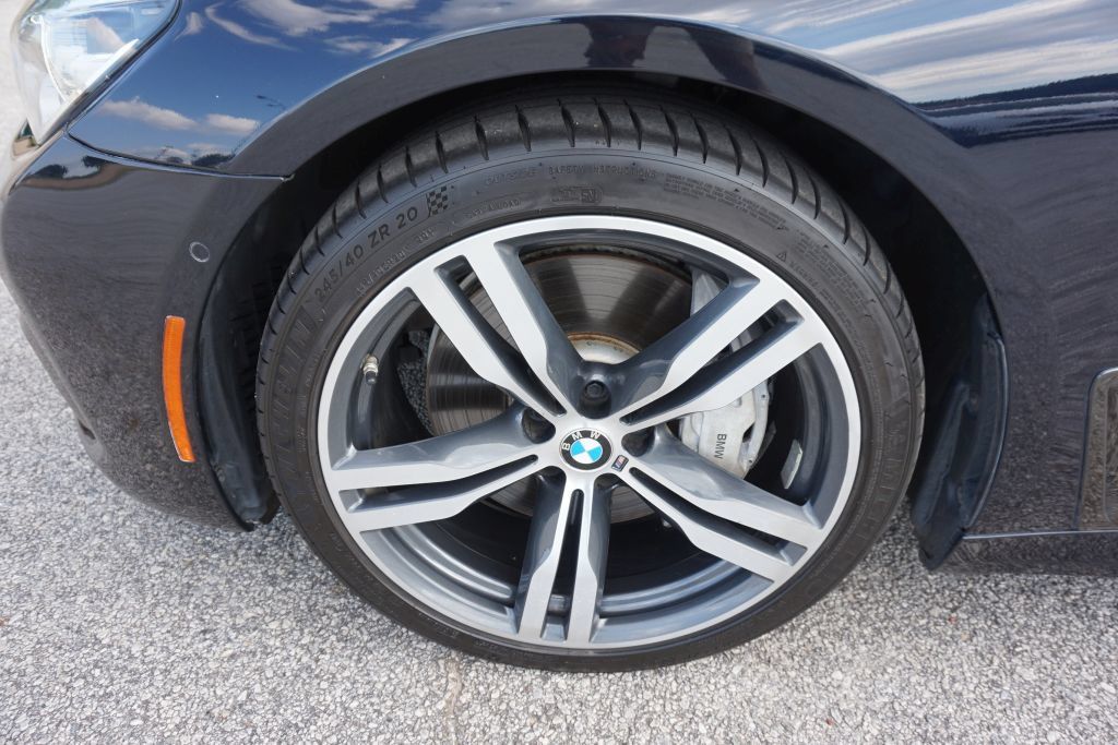 Used 2019 BMW 750i w/ Executive Package RWD image 13