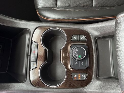 Used 2023 GMC Acadia AT4 w/ Technology Package image 17