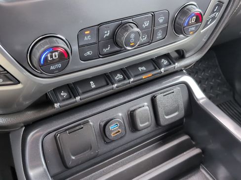 Used 2016 Chevrolet Silverado 1500 LTZ Z71 w/ LTZ Plus Package AWD/4WD image 21