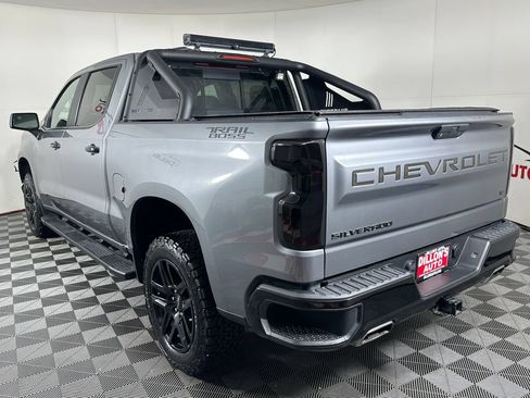 Used 2021 Chevrolet Silverado 1500 LT Trail Boss w/ Convenience Package II AWD/4WD image 4