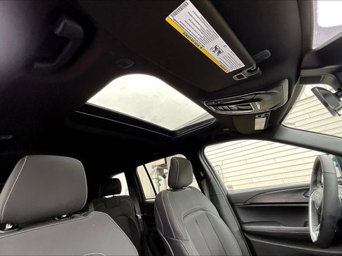 Used 2025 Jeep Grand Cherokee Laredo X w/ Luxury Tech Group I image 22