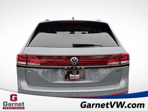 New 2026 Volkswagen Atlas Peak Edition image 4