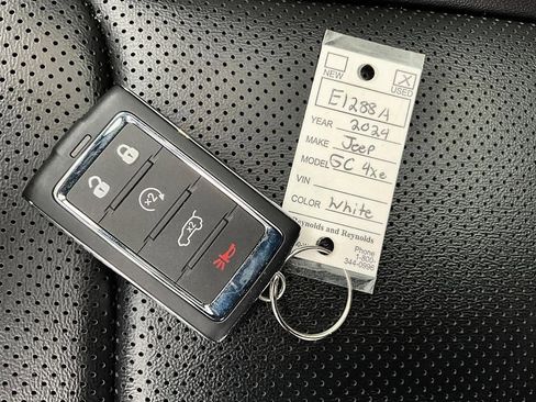 Used 2024 Jeep Grand Cherokee Limited 4xe w/ Luxury Tech Group II AWD/4WD image 38