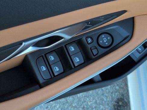 Certified 2024 BMW 330i Sedan w/ M Sport Package image 15