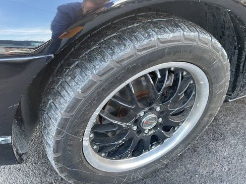 Used 2002 Ford Thunderbird image 2